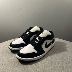 Nike Air Jordan 1 Low Panda Black White Women's Shoe Size 9 DC0774-101